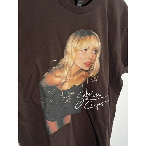 Sabrina Carpenter Womens Graphic T Shirt Large Chocolate Brown Y2K Band Tee - Picture 2 of 7